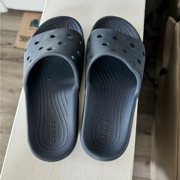 Crocs slides size 6 women’s​ - Picture 3 of 6